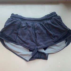 Lululemon Hotty Hot shorts 2.5